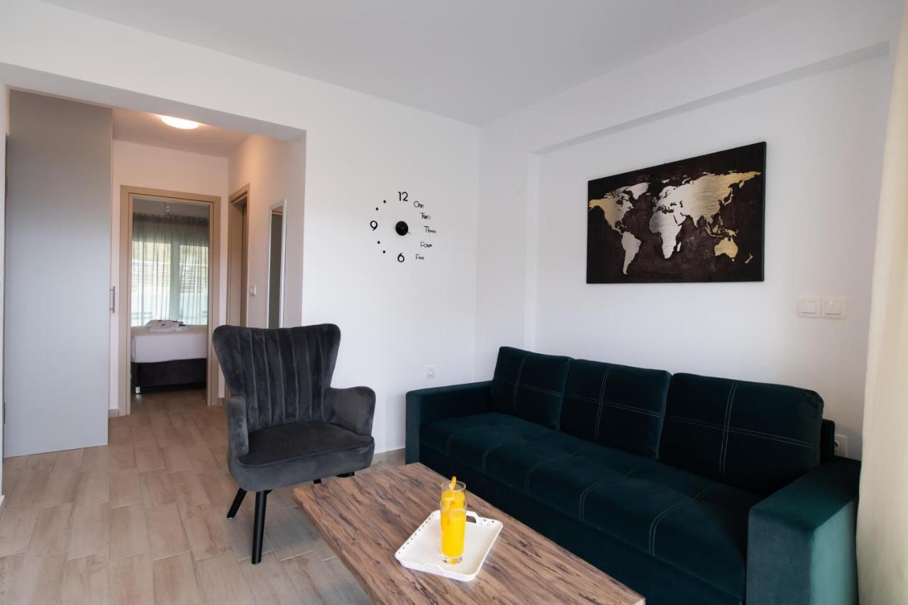 Mpm Apartment Nikiana Buitenkant foto
